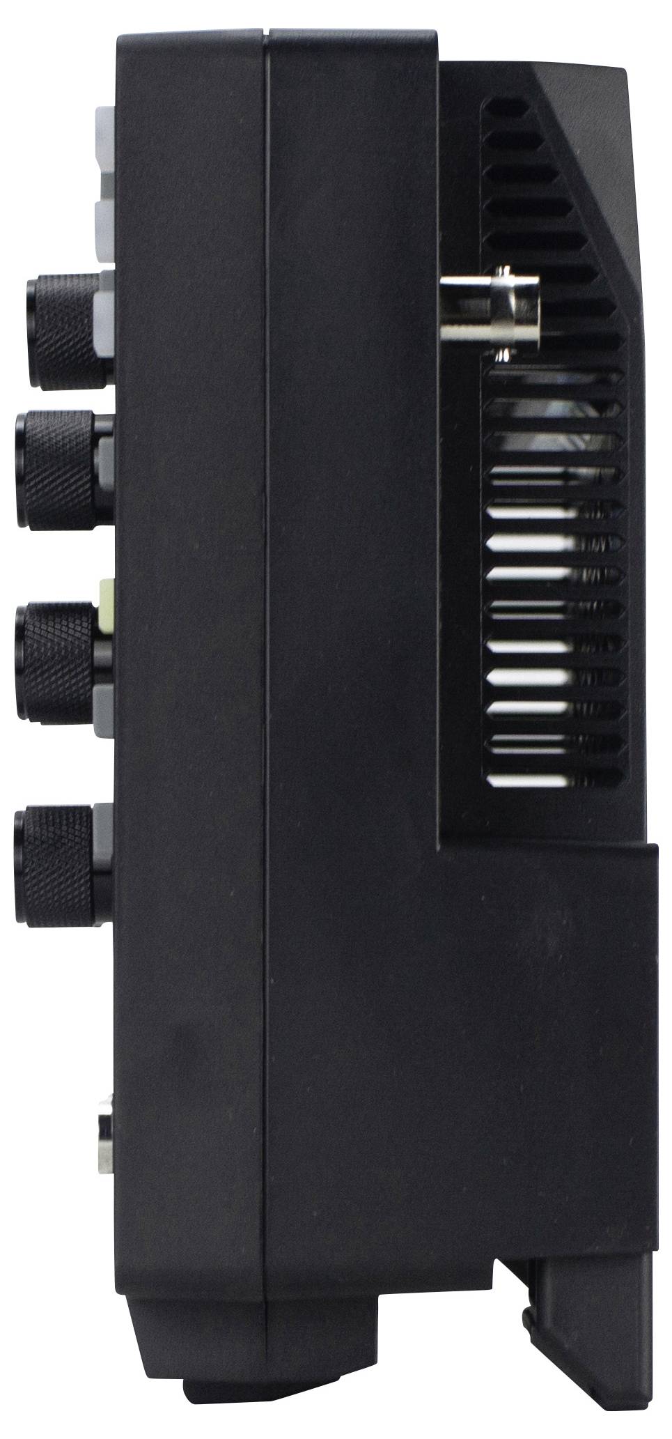 Seitenansicht eines schwarzen elektronischen Geräts mit vier runden Anschlüssen und Lüftungsschlitzen auf der rechten Seite.
