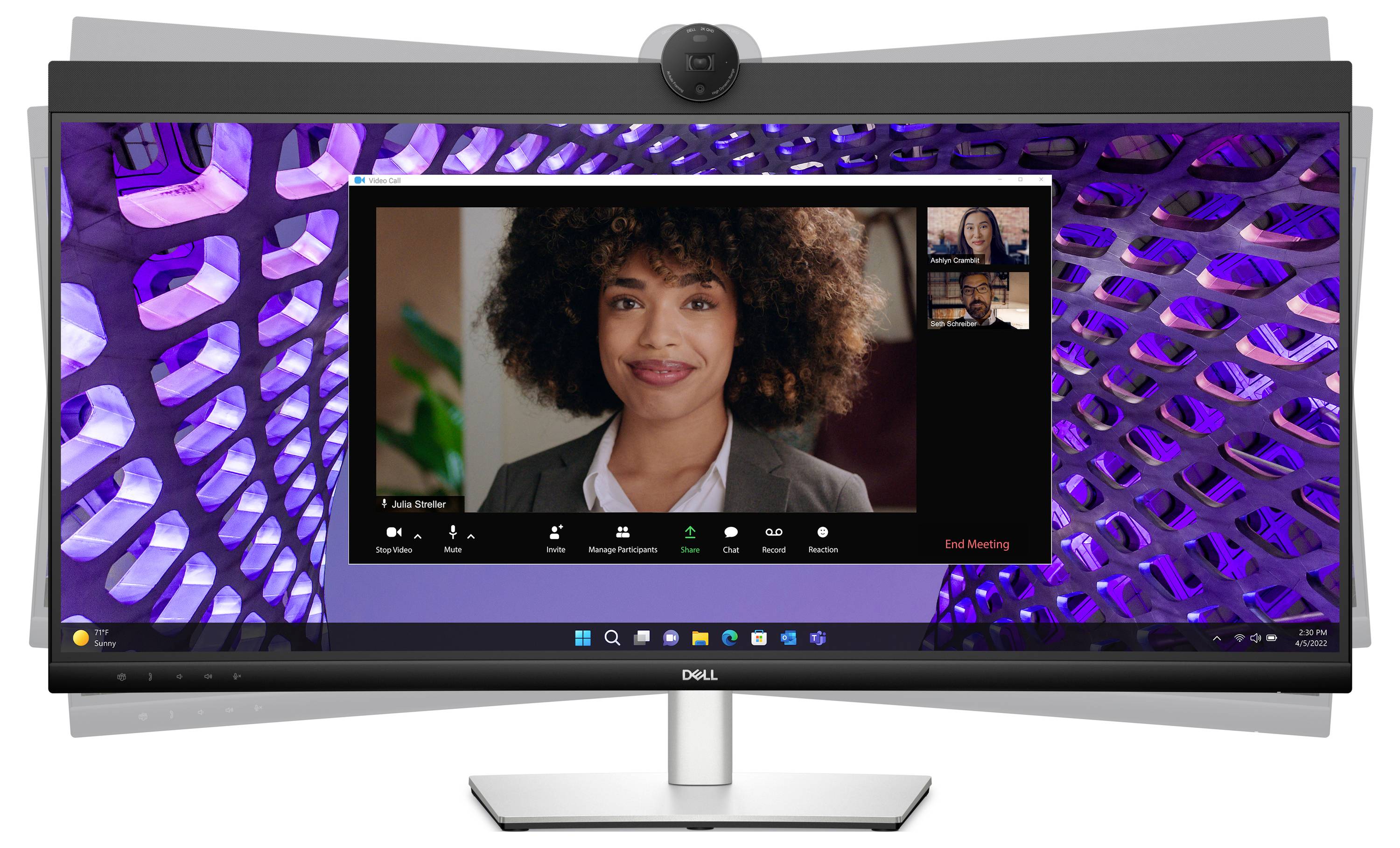 Eine Person in einem Videoanruf auf einem Computerbildschirm; im Hintergrund eine beleuchtete Struktur. Die Teilnehmerliste ist sichtbar.