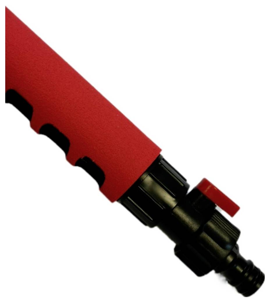 Teil eines roten Plastikgriffs mit schwarzem Anschluss und Ventil, vermutlich an einem Gerät oder Werkzeug befestigt.