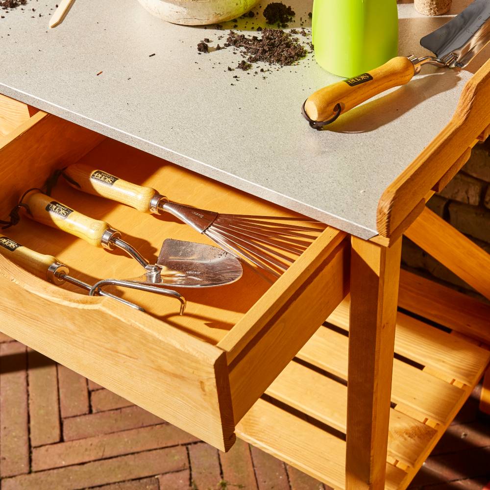 Siena Garden Paola 7528 Gartentisch Kiefernholz, Stahlblech Natur, Silber, Schwarz