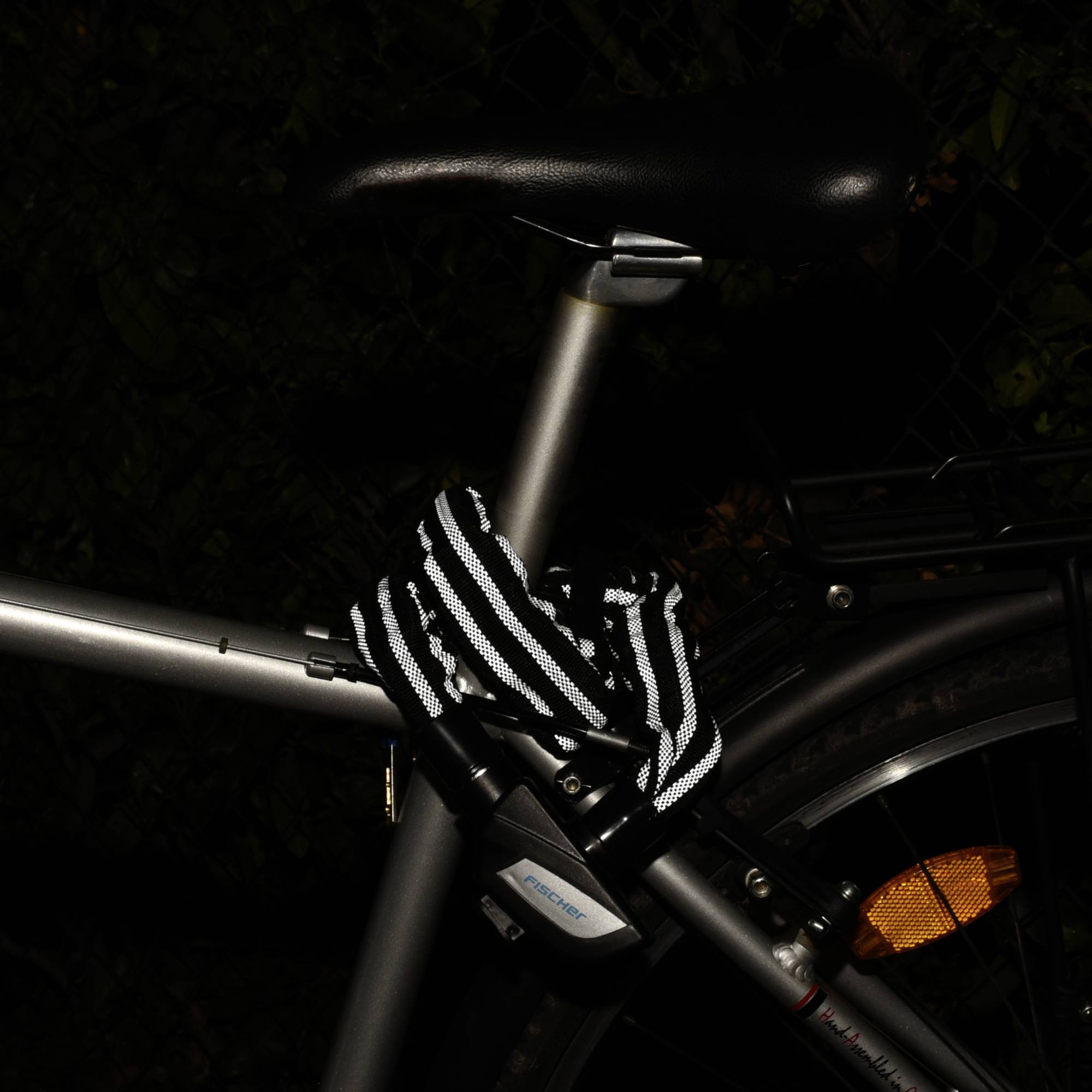 FISCHER FAHRRAD Kettenschloss Schwarz reflektierende Ummantelung Schlüsselschloss