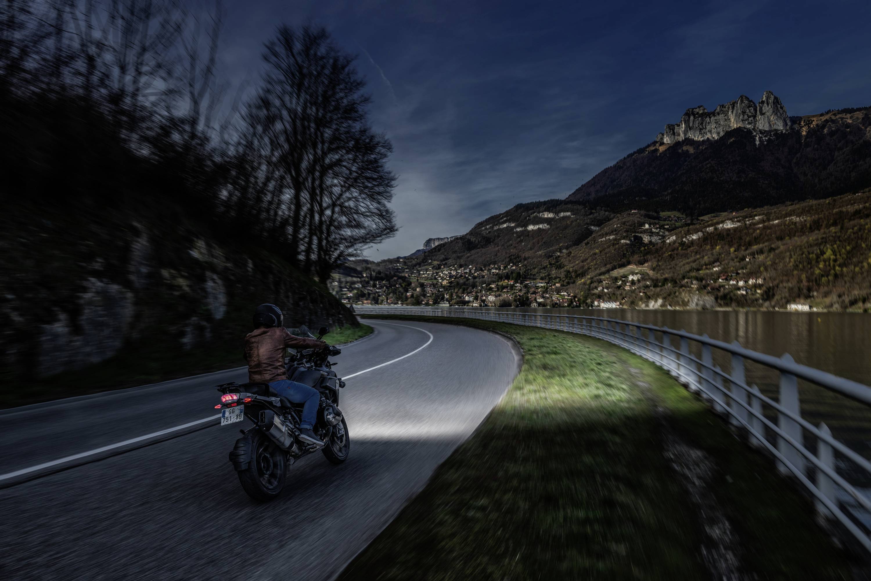 Philips Automotive 11972U60BX1 LED Leuchtmittel Ultinon Pro6000 H7 15W 12V