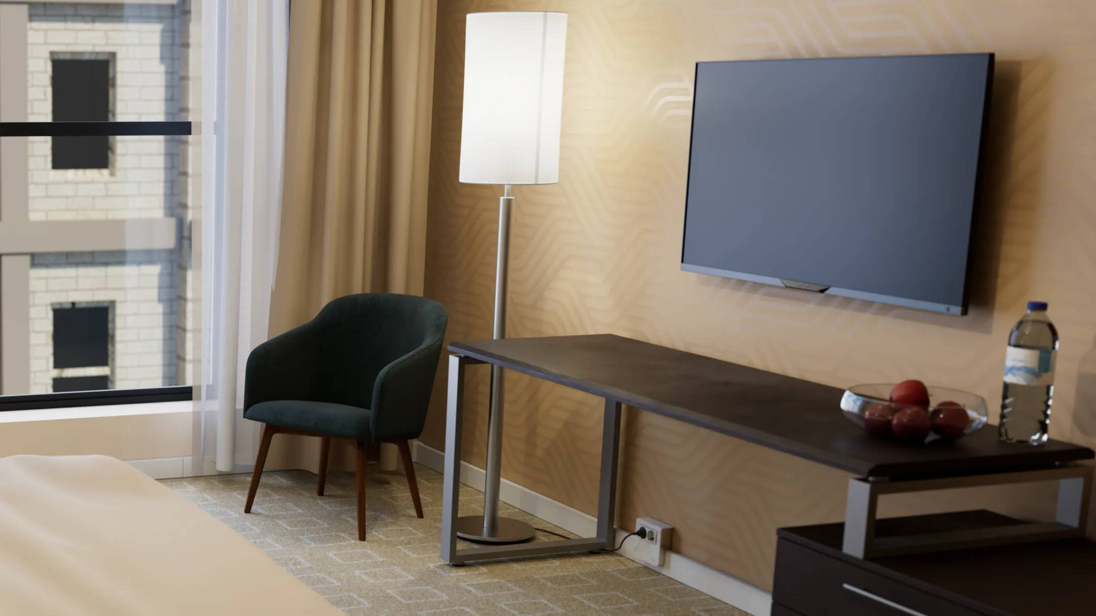 Ein Hotelzimmer mit Sessel, Stehlampe, Wandfernseher und Schreibtisch. Die Dekoration ist modern und schlicht gehalten.