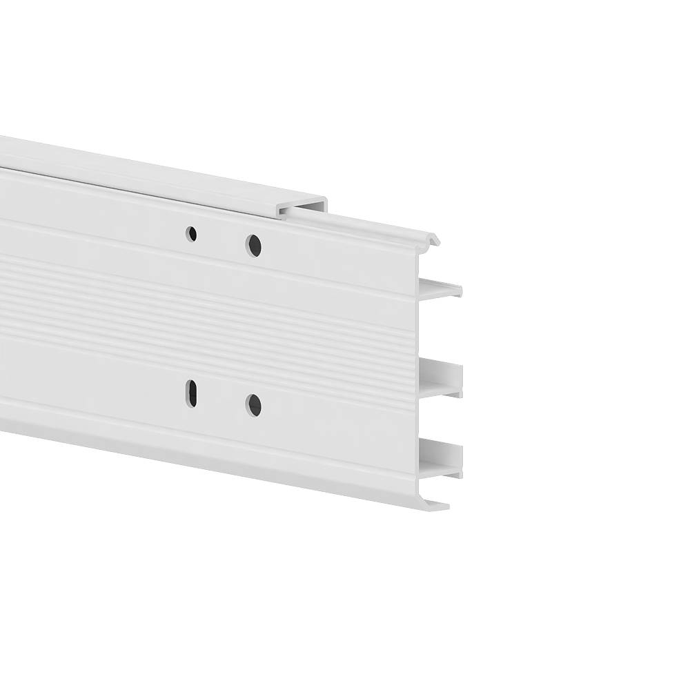 Aluminiumprofil, rechteckig, seitliche Löcher, horizontale Rillen auf der Sichtseite, Licht fällt von links auf das Profil.