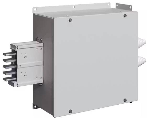 Ein graues elektrisches Gehäuse mit mehreren rechteckigen Steckverbindungen zur linken Seite und Anschlussklemmen rechts.