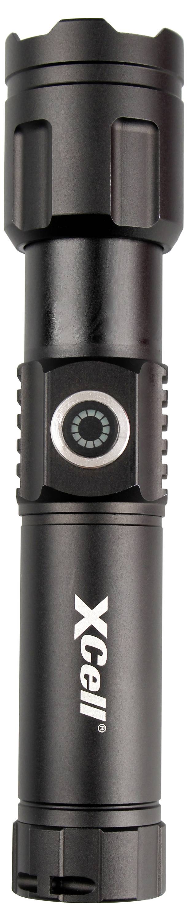 Schwarze Taschenlampe mit rundem Knopf und der Aufschrift 'XCell' auf dem Griff, typisches Design für Handheld-Beleuchtung.