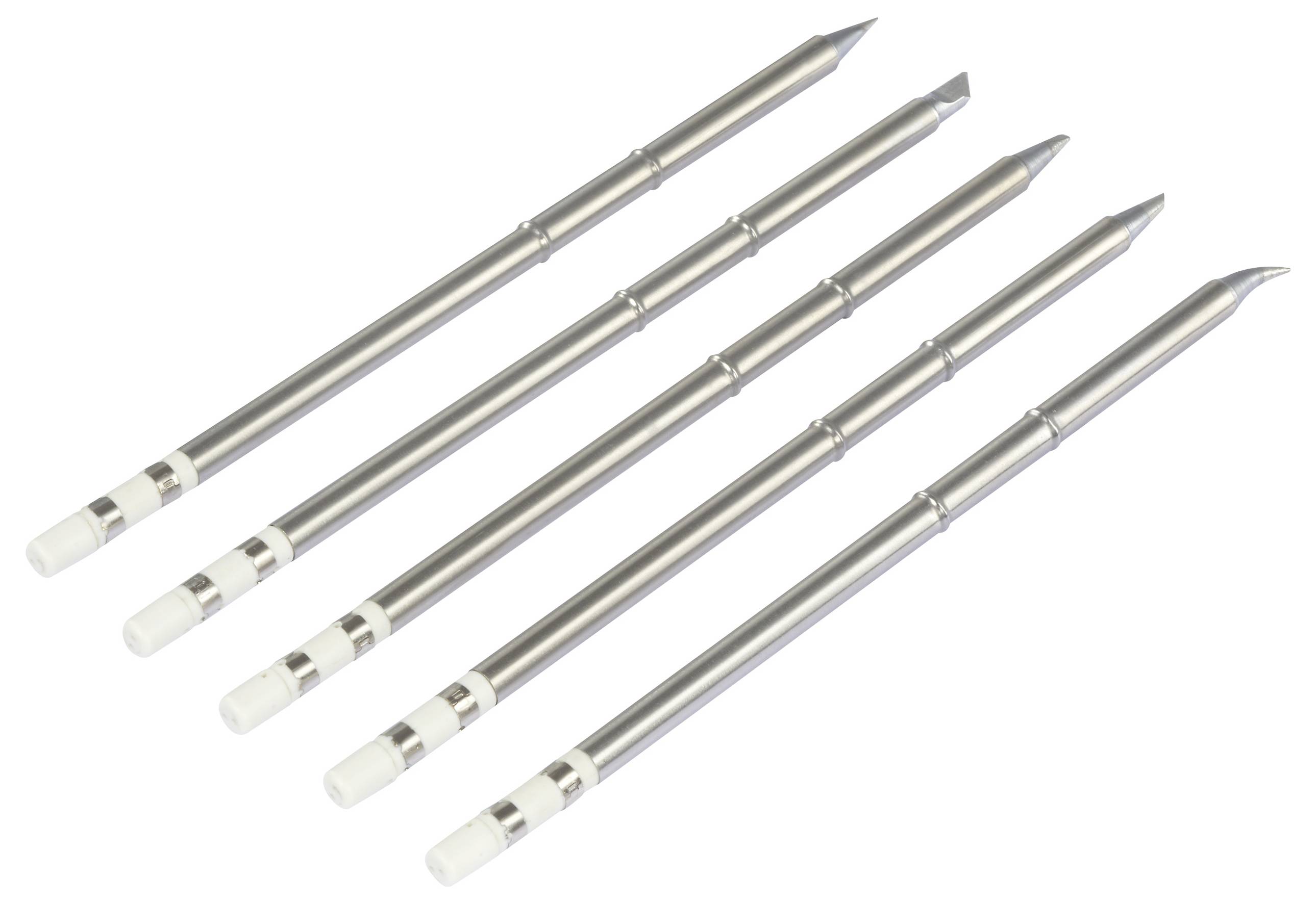 Fünf silberne, spitze Werkzeuge in einer diagonalen Anordnung auf weißem Hintergrund. Werkzeuge sind gleichmäßig verteilt und identisch.