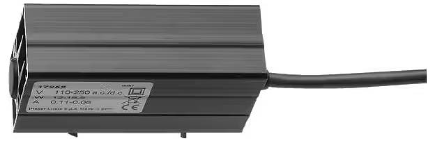 Schwarzes elektronisches Bauteil mit Kabelanschluss. Etikett zeigt elektrische Spezifikationen: Spannung 110-250V, Strom 2.0/0.6A, Leistung 0.11-0.06.