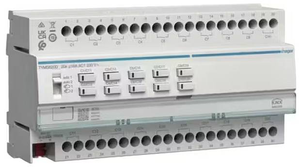 Elektrische Schalttafel mit mehreren Schaltern, Anschlüssen und einer Digitalanzeige, die vermutlich zur Steuerung verschiedener Stromkreise dient.