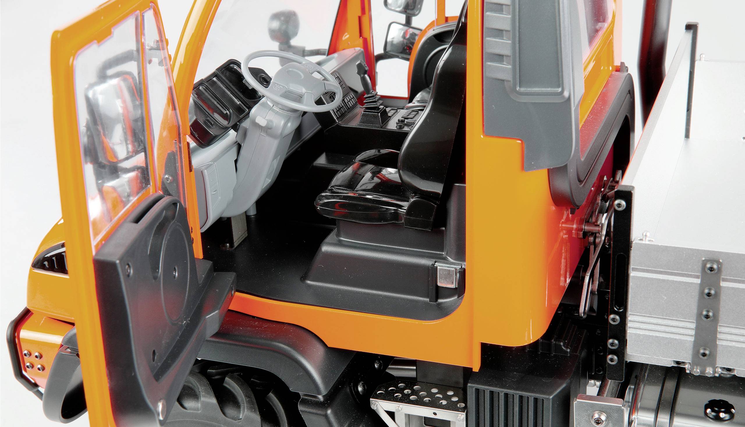 Amewi 22682 Mercedes-Benz Unimog, orange 1:10 Elektro RC Modell-LKW RtR