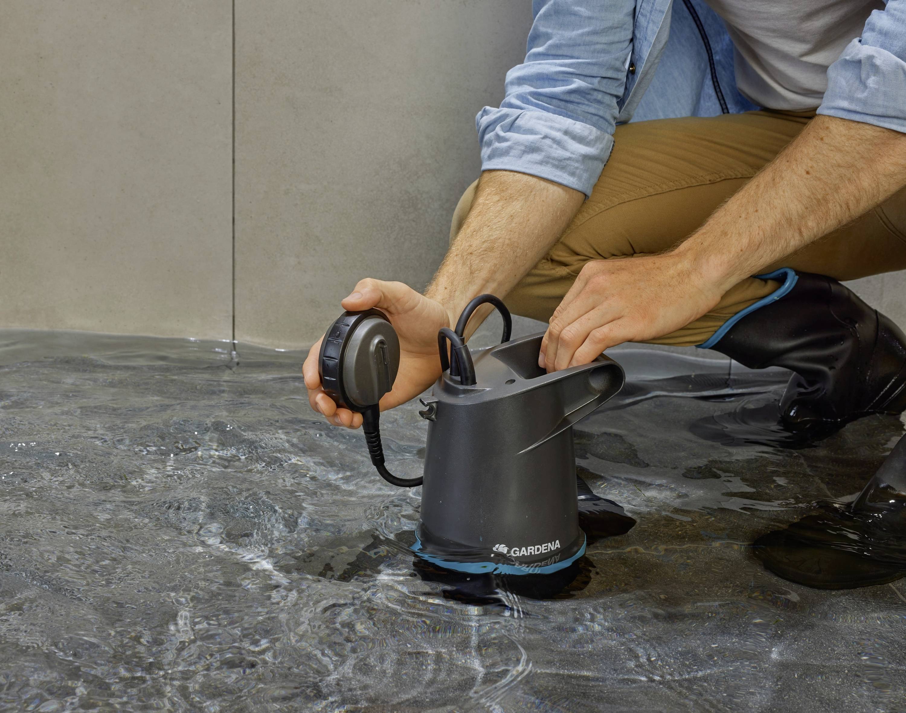 GARDENA 09016-47 2in1 Klarwasser-Tauchpumpe 20000 BASIC Klarwasser-Tauchpumpe 20000 l/h 9m