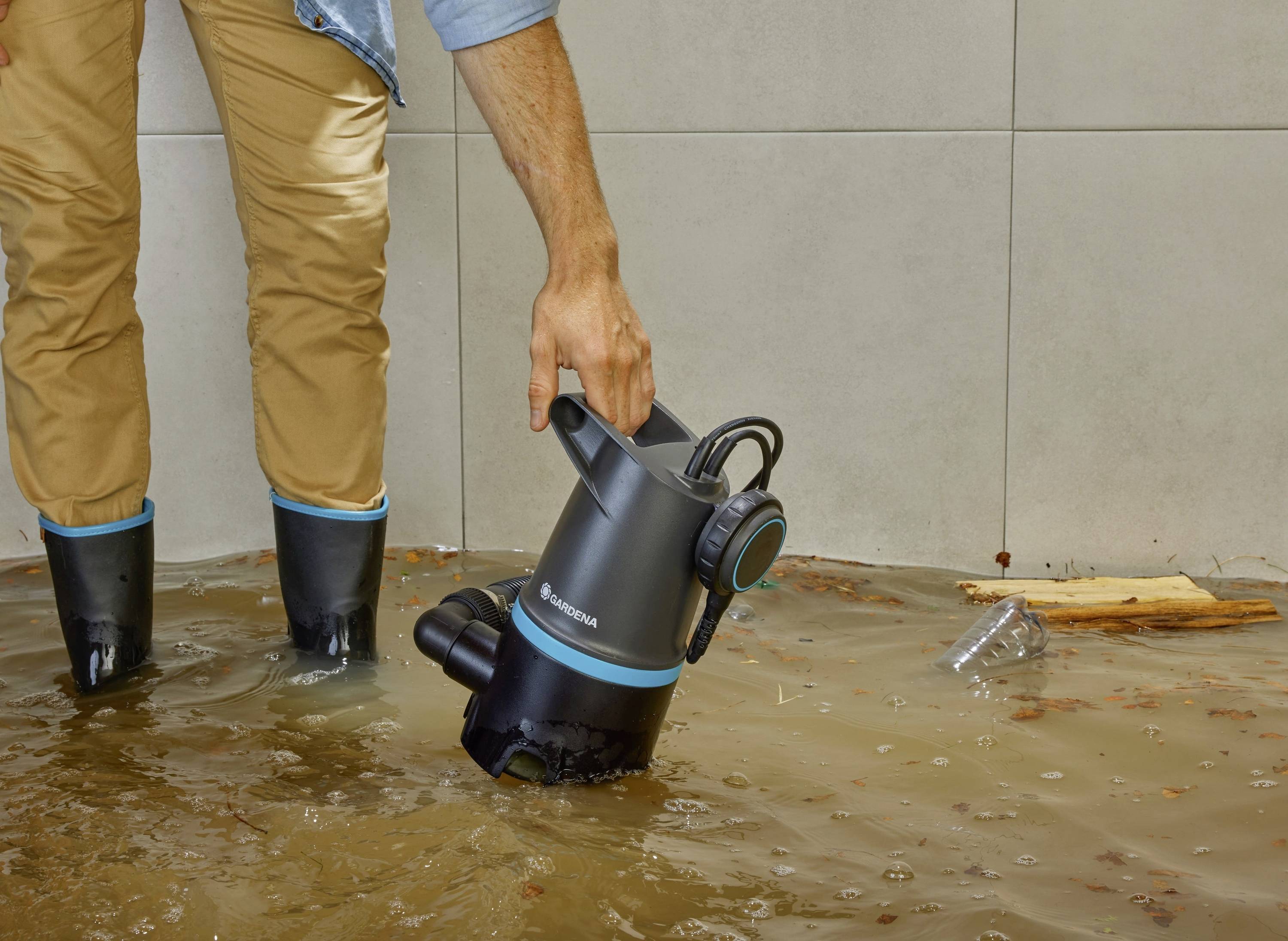 GARDENA 09017-47 2in1 Schmutzwasser-Tauchpumpe 20000 BASIC Schmutzwasser-Tauchpumpe 20000 l/h 9m