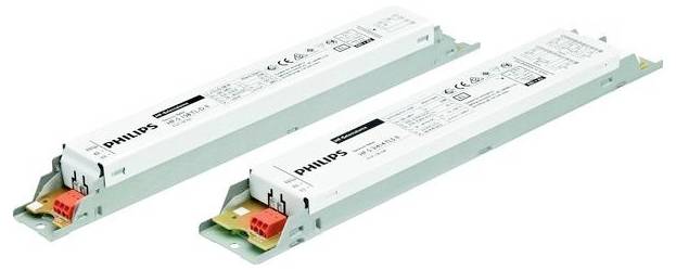 Zwei rechteckige, elektronische Vorschaltgeräte der Marke Philips, nebeneinanderliegend. Sie sind für den Einsatz in Leuchten vorgesehen.