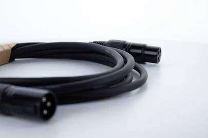 Cordial EM 1 FM XLR Verbindungskabel [1x XLR-Buchse 3 polig - 1x XLR-Stecker 3 polig] Schwarz