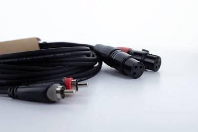 Cordial EU 3 FC XLR Verbindungskabel [2x XLR-Buchse 3 polig - 2x Cinch-Stecker] 3m Schwarz