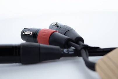 Cordial EY 0,3 MFF XLR Y-Adapter [1x XLR-Stecker 3 polig - 2x XLR-Buchse 3 polig] 0.30m Schwarz