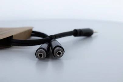 Cordial 14883 Klinke Audio Y-Adapter [1x Klinkenstecker 3.5mm - 2x Klinkenbuchse 3.5 mm] 0.30m Schwarz PVC-Mantel