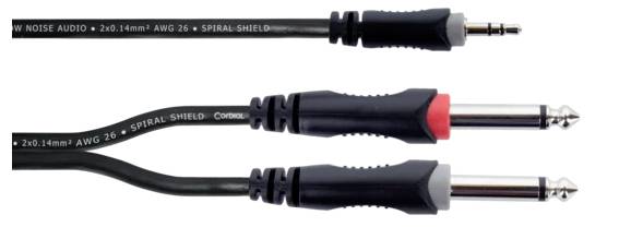 Drei Audiokabel: Oben ein 3,5 mm Klinkenstecker, unten zwei 6,35 mm Klinkenstecker, verbunden durch ein spiralförmiges Kabel.