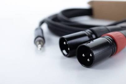 Cordial EY 3 WMM XLR Y-Adapter [1x Klinkenstecker 3.5mm - 2x XLR-Stecker 3 polig]