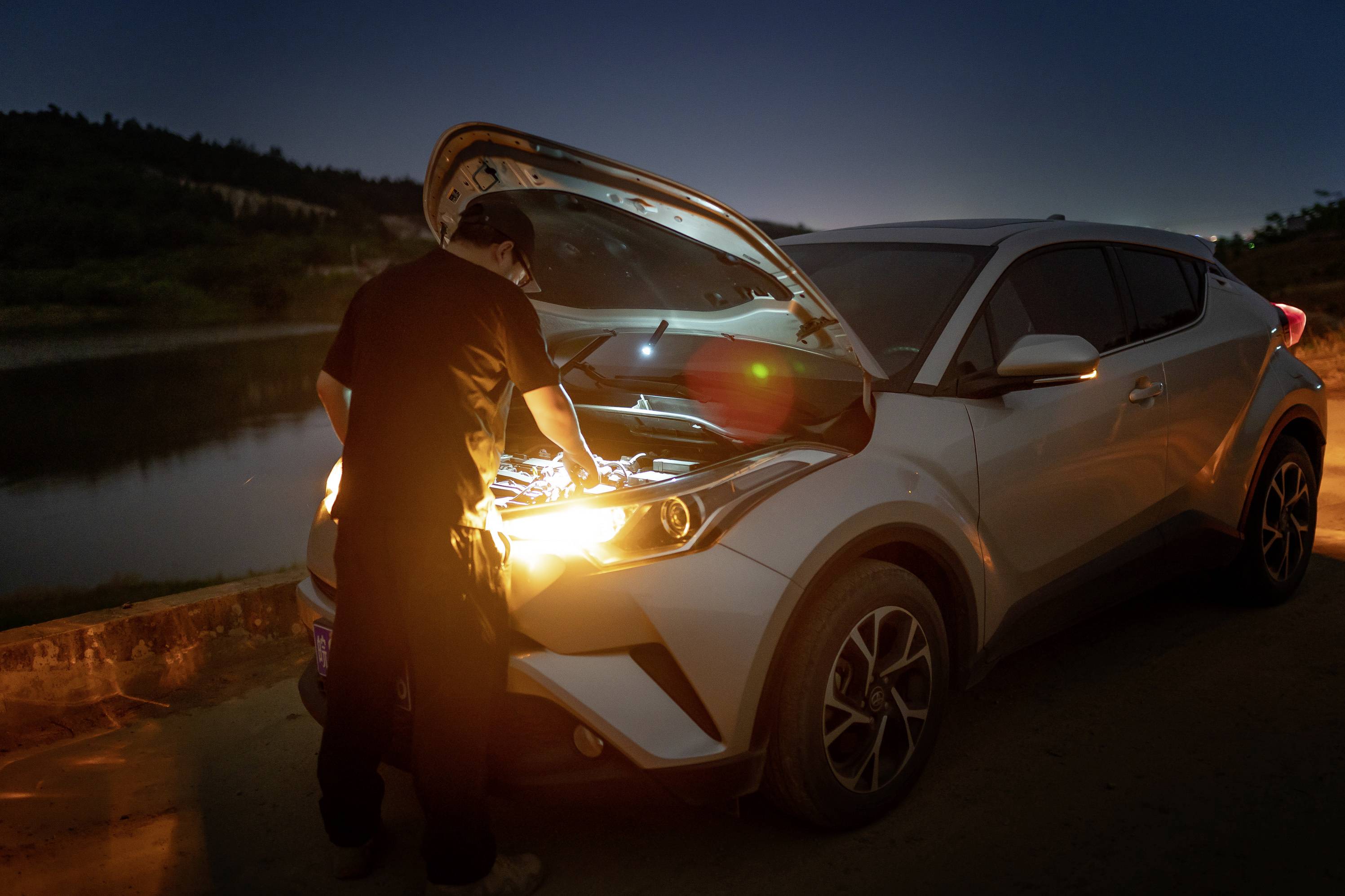 OLight Warrior Mini 3 LED Taschenlampe akkubetrieben 1750lm 165h 122g