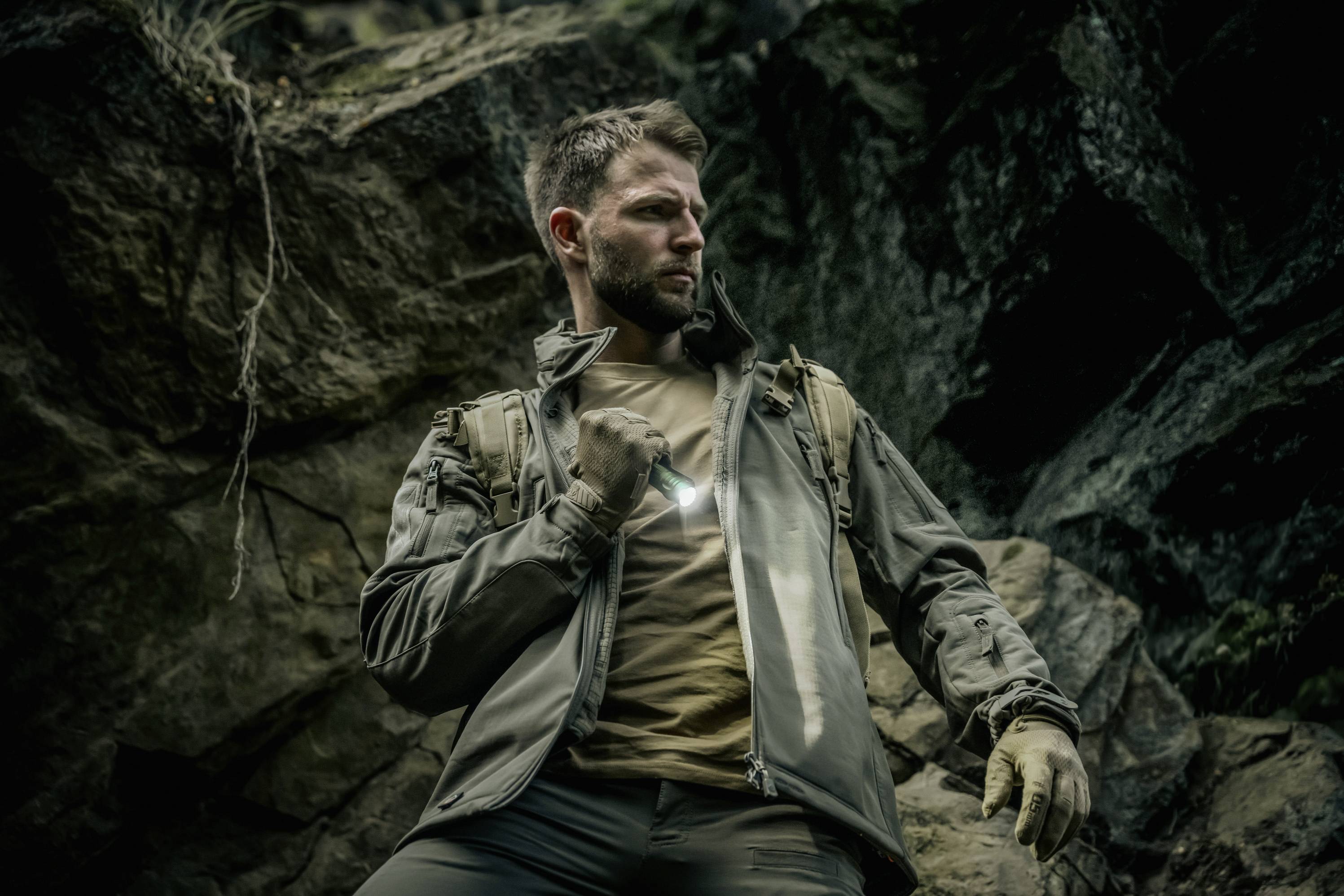 OLight Warrior Mini 3 LED Taschenlampe akkubetrieben 1750lm 165h 122g