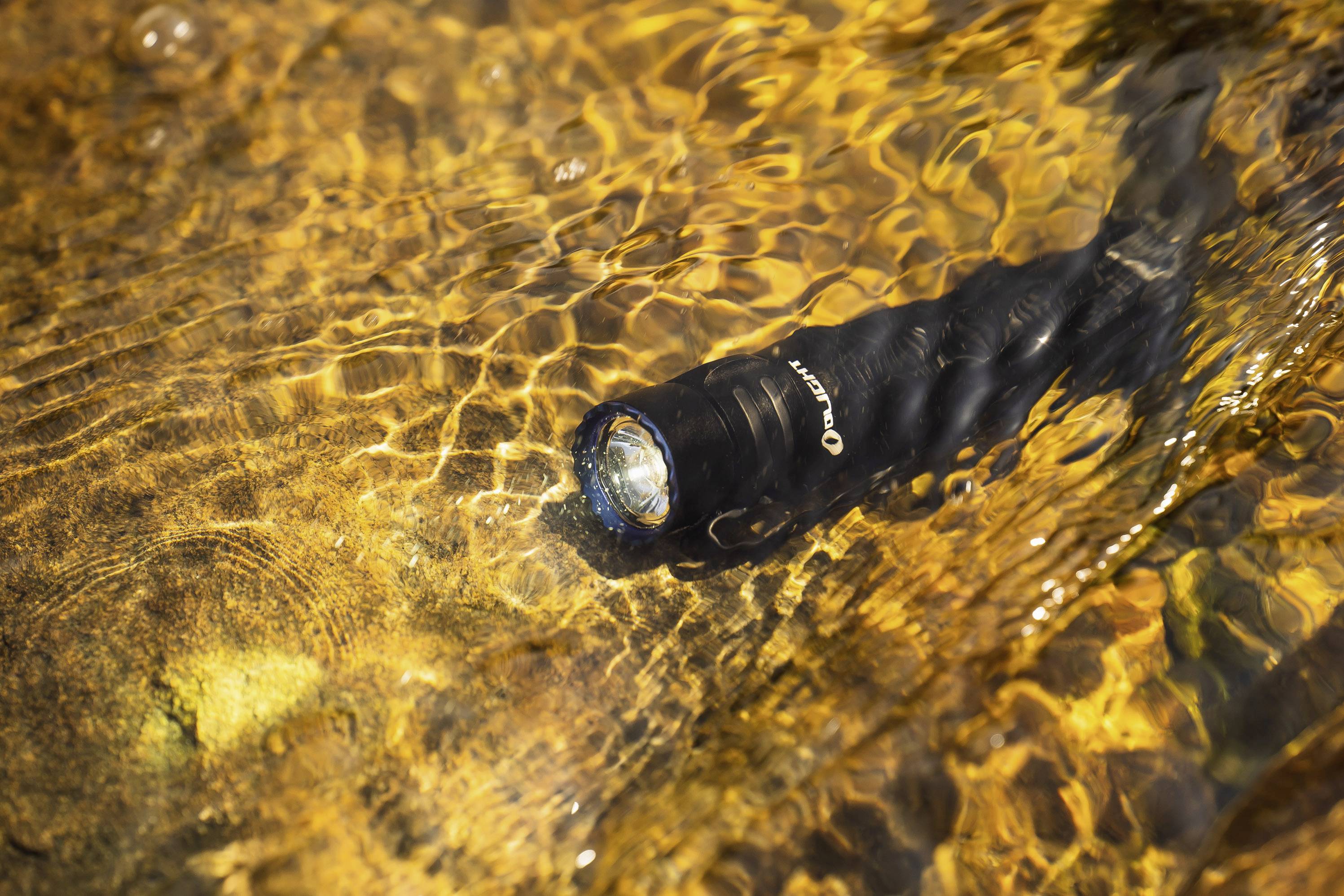 OLight Warrior Mini 3 LED Taschenlampe akkubetrieben 1750lm 165h 122g