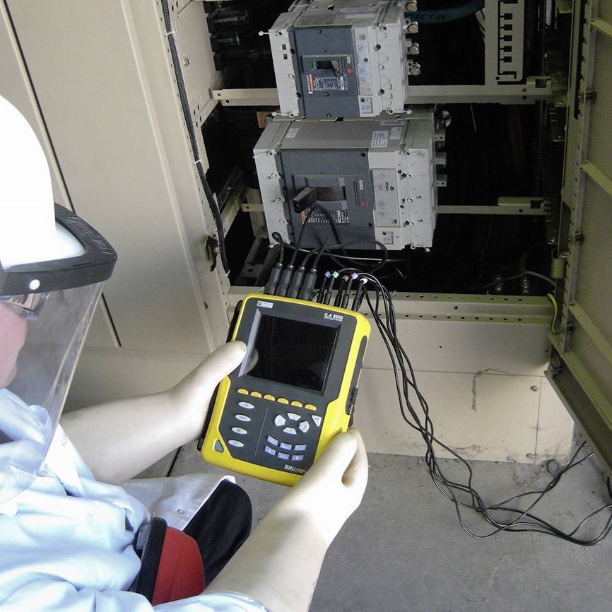 Chauvin Arnoux C.A 8336 Netz-Analysegerät 3phasig Grafisches Display, inkl. Stromzangen, mit Loggerfunktion