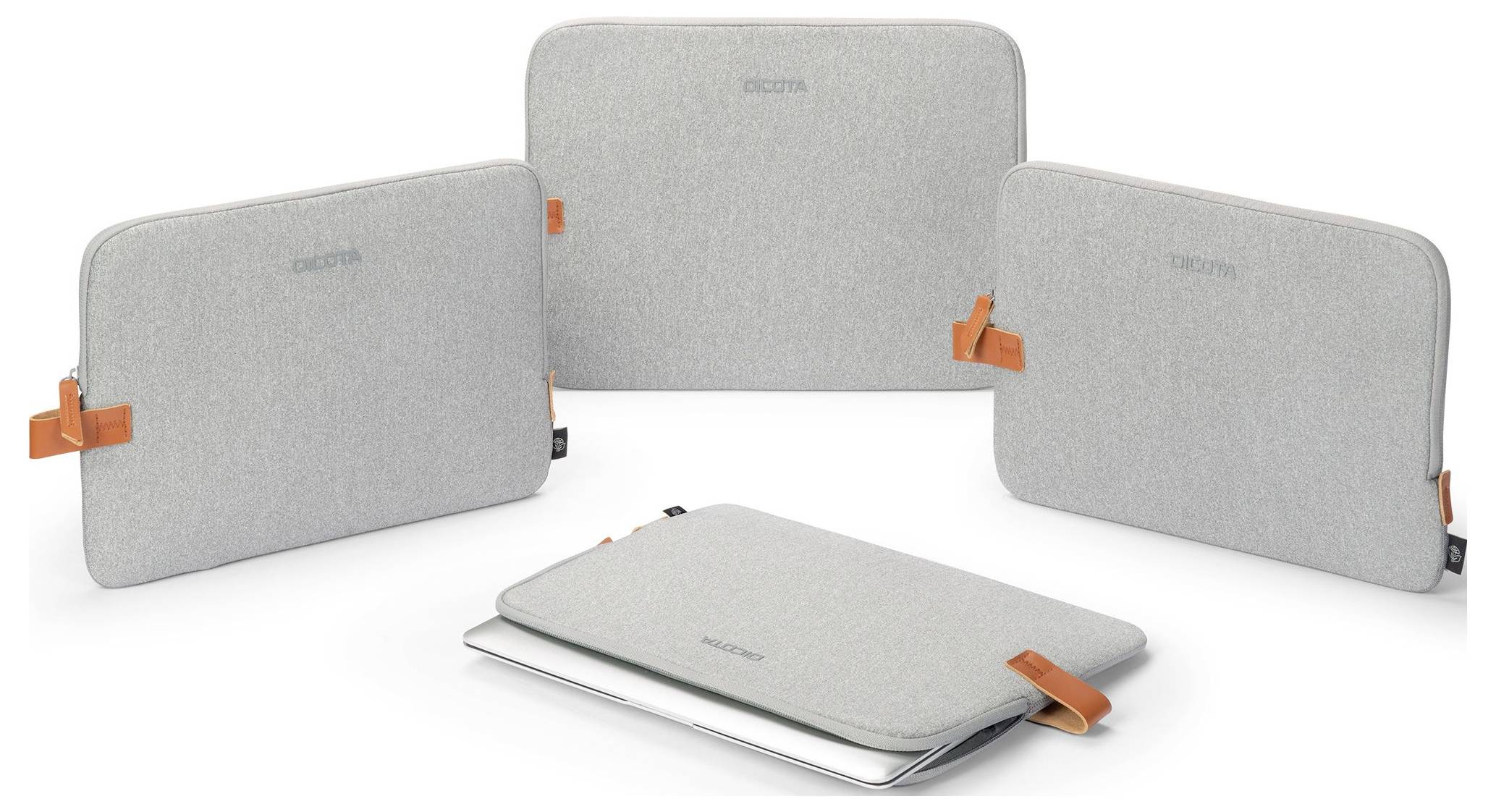 Graue Laptop-Hüllen mit orangefarbenen Akzenten, ausgestellt mit einem teilweise in eine Hülle eingeschobenen Laptop, verschiedene Größen präsentierend.