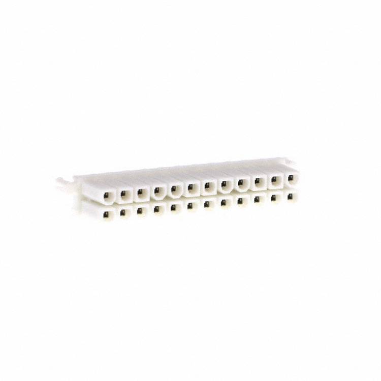 Ein 24-poliger weißer Kunststoffstecker, der für Computernetzteilverbindungen verwendet wird, gezeigt aus einem Seitenwinkel. Er verfügt über ausgerichtete Schlitze für Stifte.