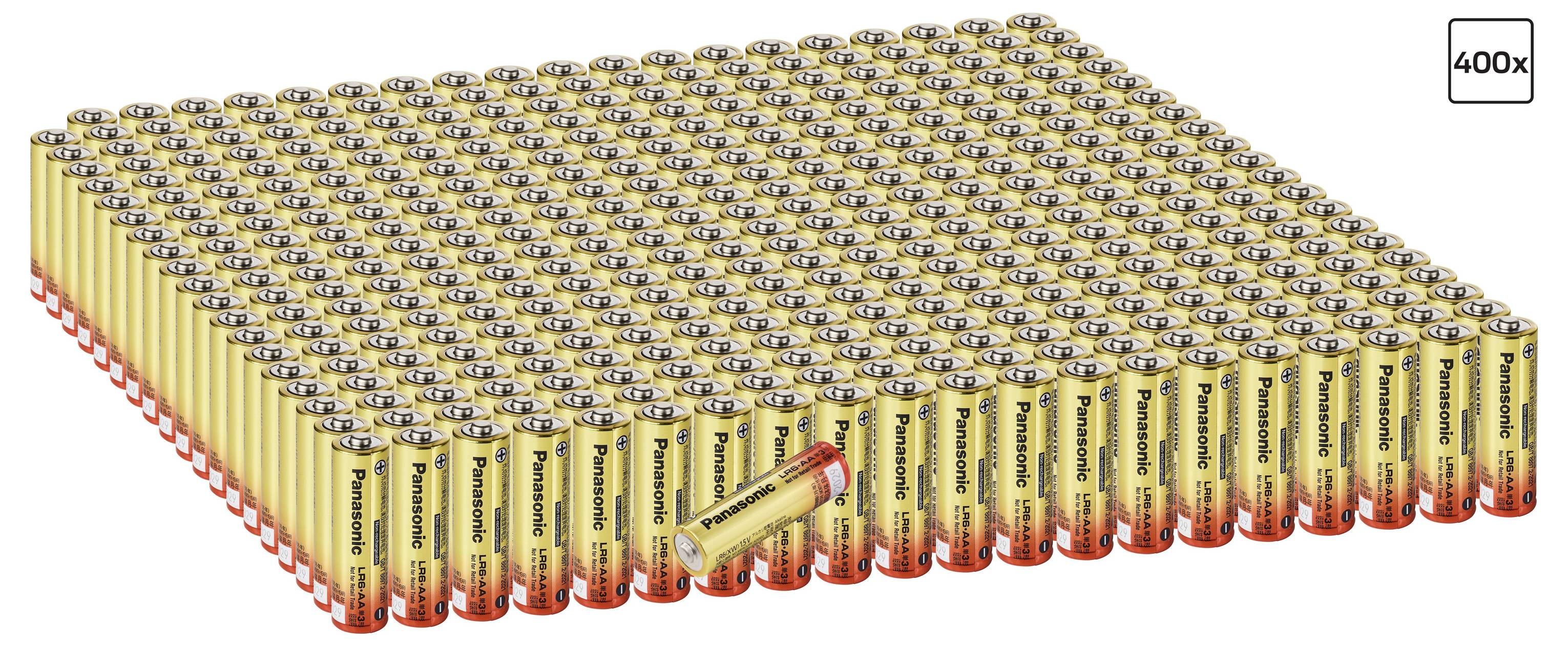 Isometrische Darstellung vieler aufrecht stehender AA-Batterien mit einer Batterie, die diagonal davor liegt und einen Batterievorrat oder Mengenvergleich suggeriert.