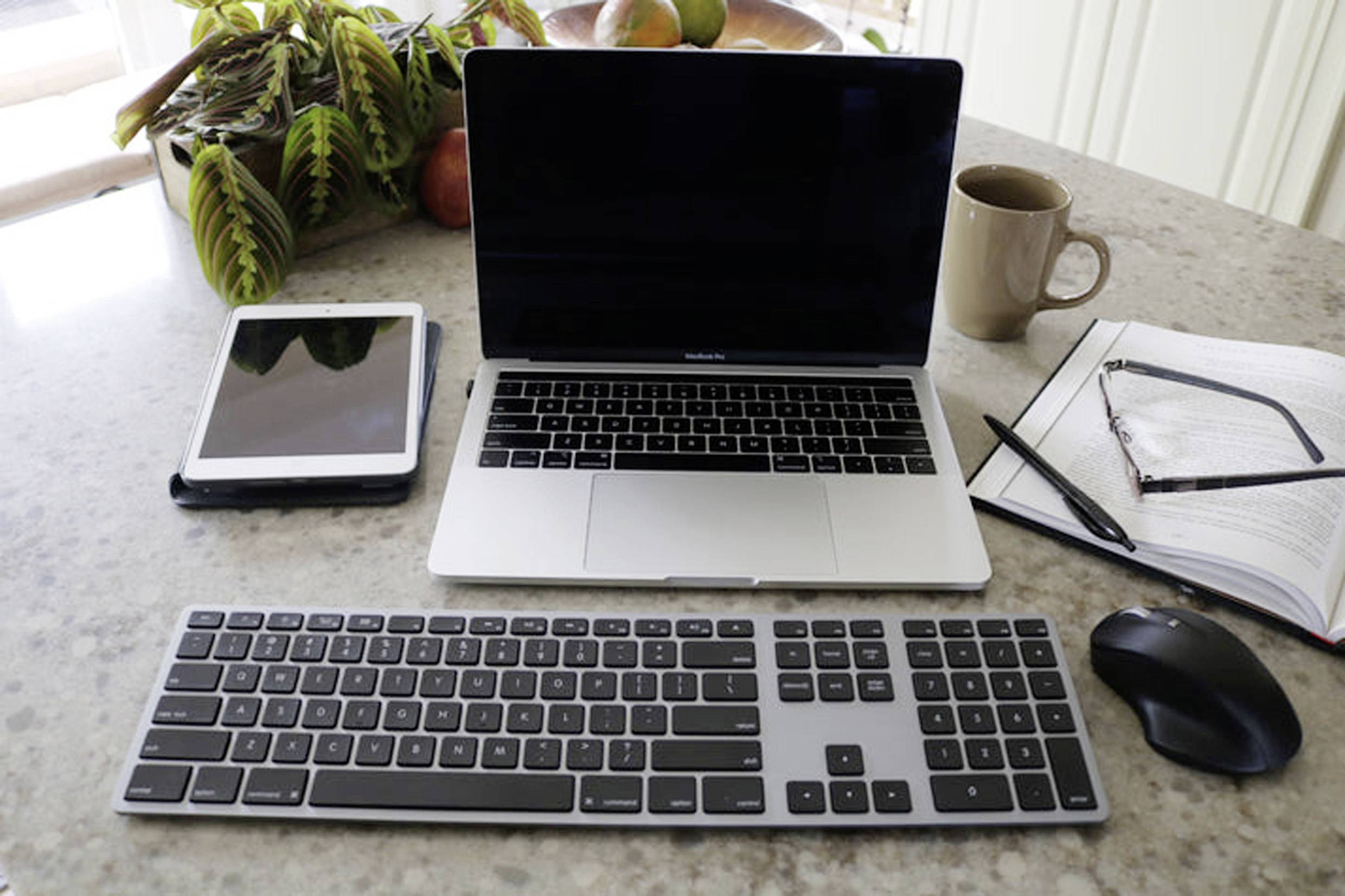 Matias M20DCBB Ergonomische Maus Kabellos Optisch Schwarz 4 Tasten 1000 dpi, 1600 dpi Ergonomisch