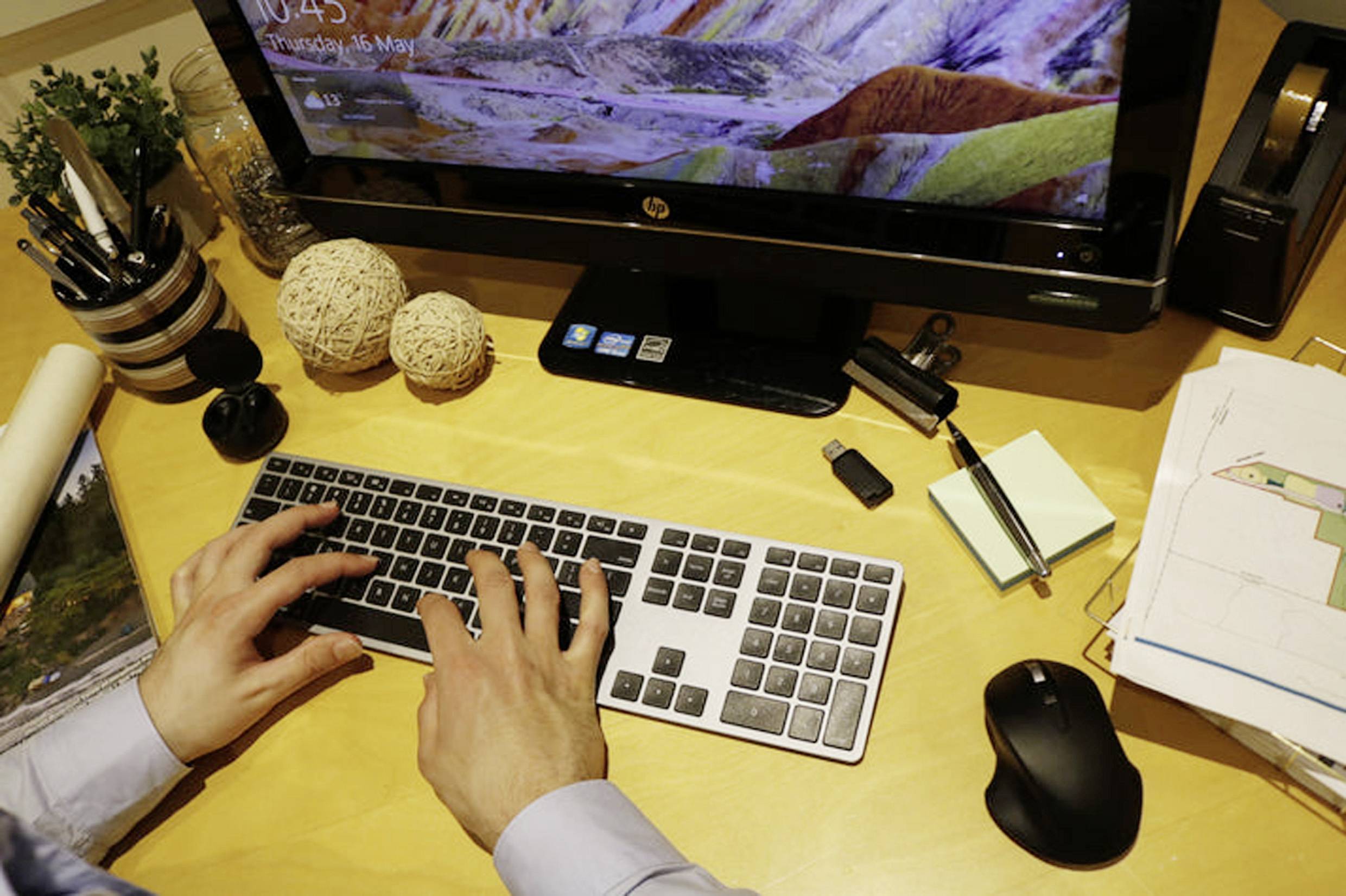 Matias M20DCBB Ergonomische Maus Kabellos Optisch Schwarz 4 Tasten 1000 dpi, 1600 dpi Ergonomisch