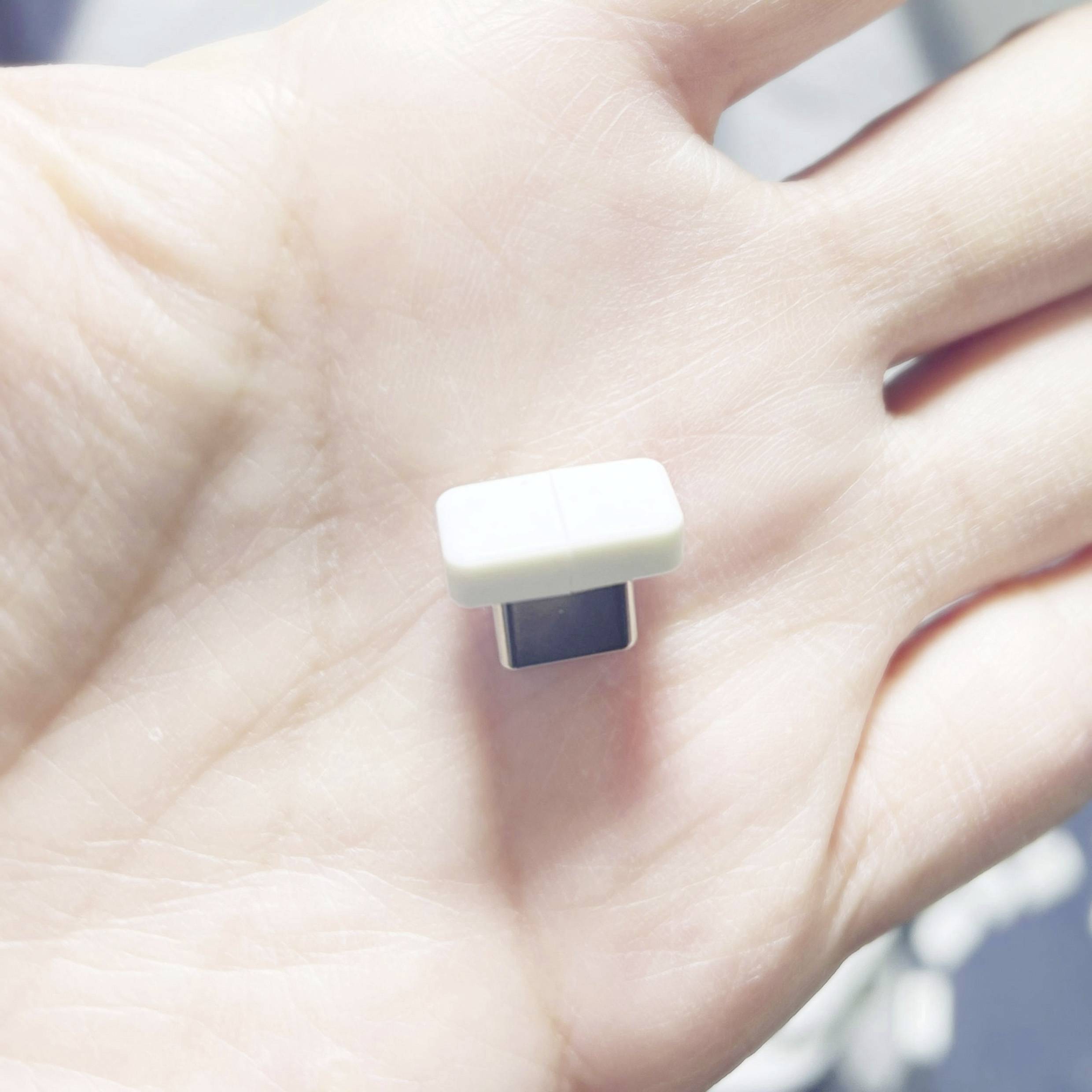 Matias FK413D-DE Sculpted Ergonomic Rechargeable Keyboard for Mac Kabellos Tastatur Deutsch, QWERTZ, Mac Silber Ergonomisch