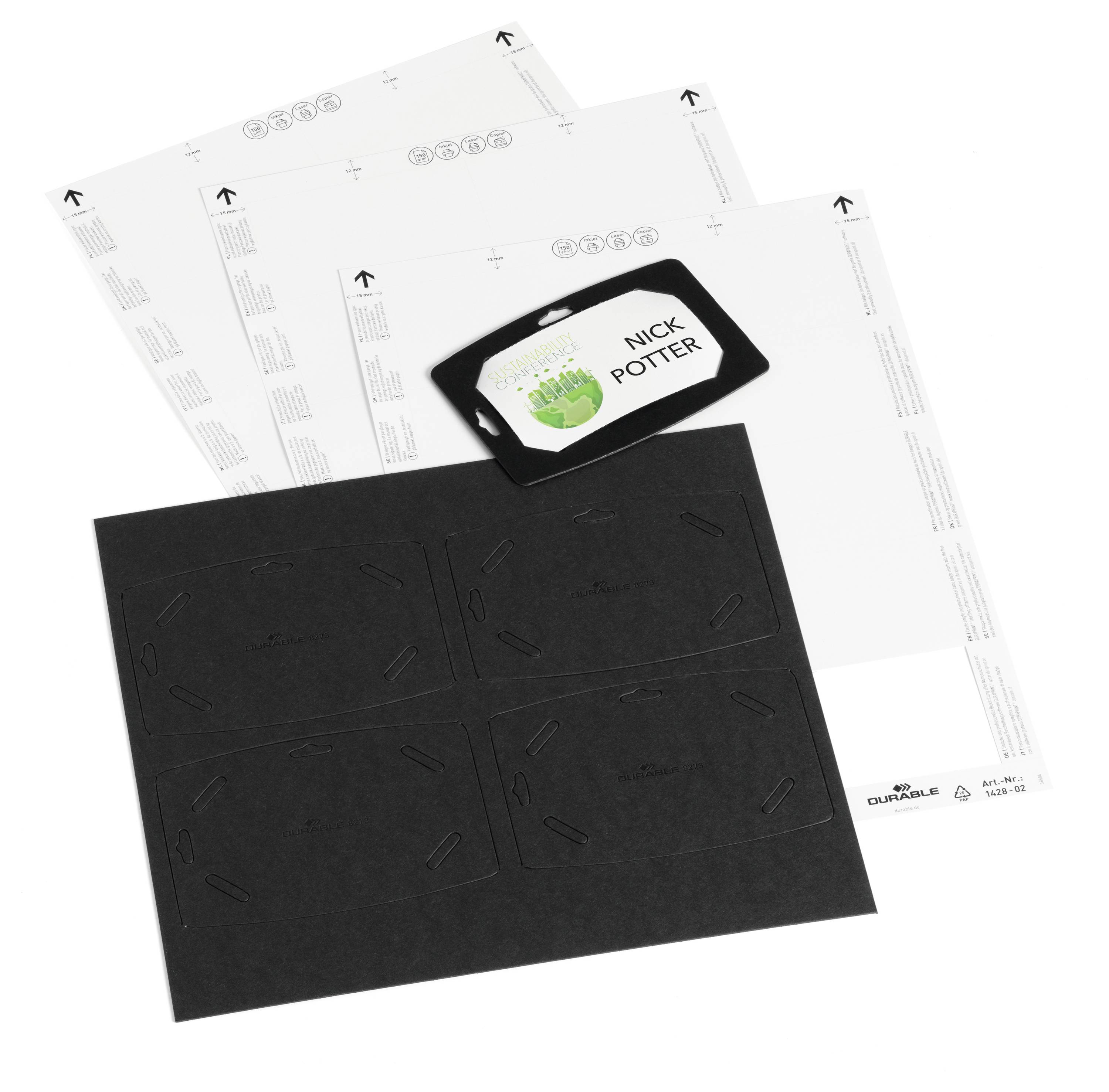 Mehrere bedruckbare Namensschilder im Format DIN A4 mit einem Beispiel-Namensschild.