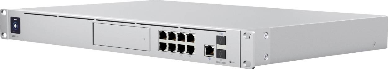 Ein silberner Netzwerk-Switch mit mehreren Ethernet-Ports, für den Einbau in ein Rack ausgelegt, mit LED-Anzeigen auf der Frontplatte.
