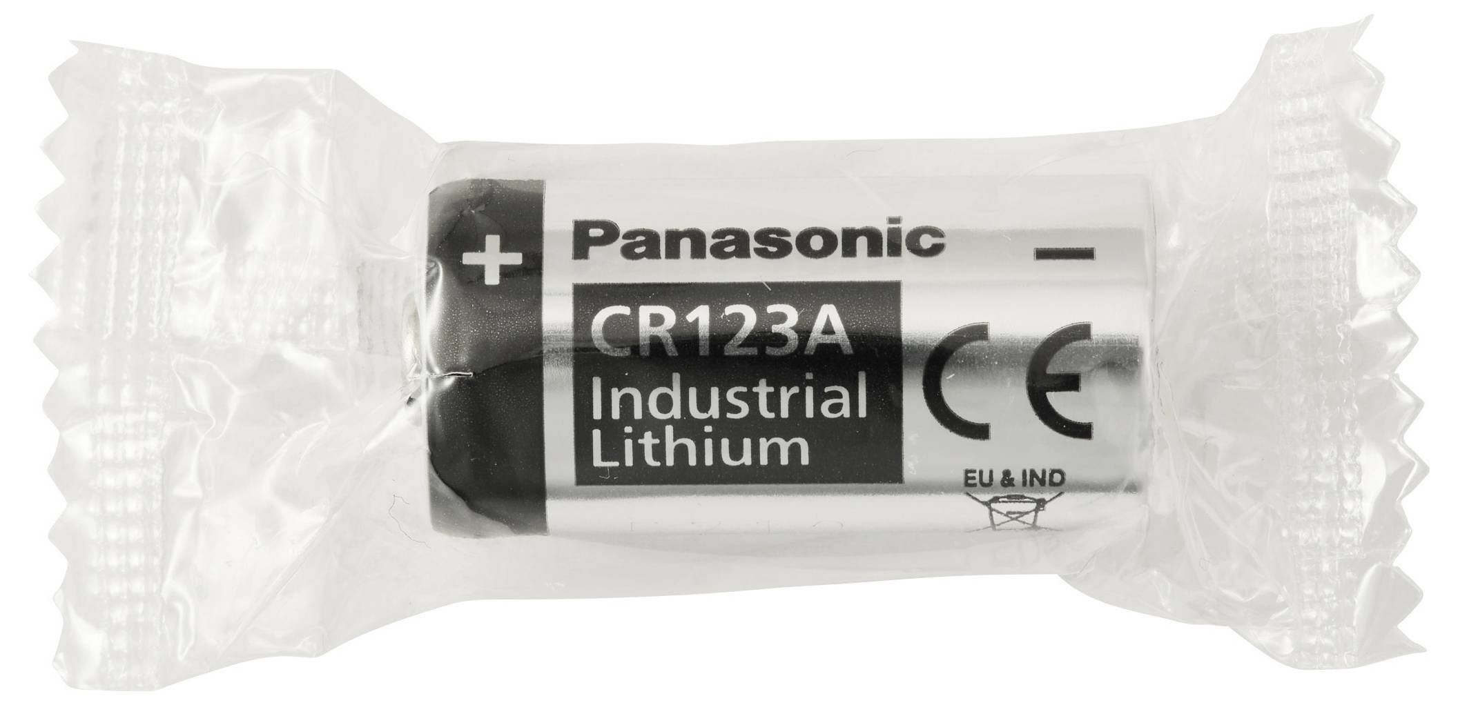 Eine Panasonic CR123A industrielle Lithium-Batterie ist in durchsichtiger Plastikverpackung versiegelt. Die Batterie zeigt Plus- und Minussymbole.