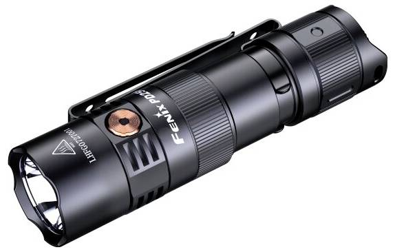 Fenix Light PD25R LED Taschenlampe Li-Ionen Akkus oder batteriebetrieben 800lm 78g