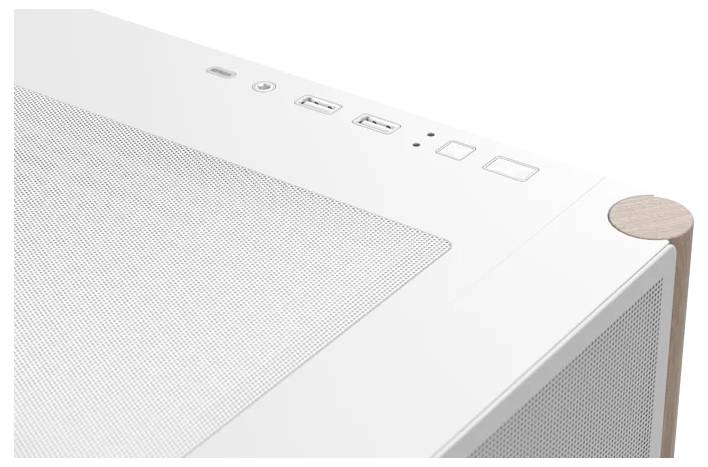 Weißes elektronisches Gerät mit Netzoberfläche, ausgestattet mit USB-Anschlüssen, Einschaltknopf und einer holzakzentuierten Ecke. Modernes und minimalistisches Design.