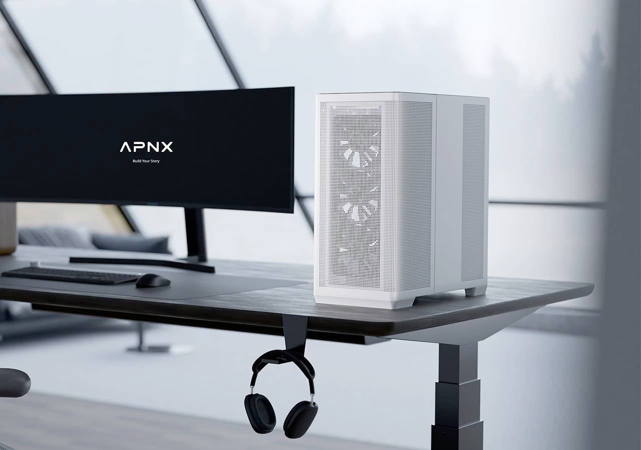 Ein schlankes, modernes Computer-Schreibtisch-Setup mit einem weißen PC-Gehäuse, einem geschwungenen Monitor, auf dem 