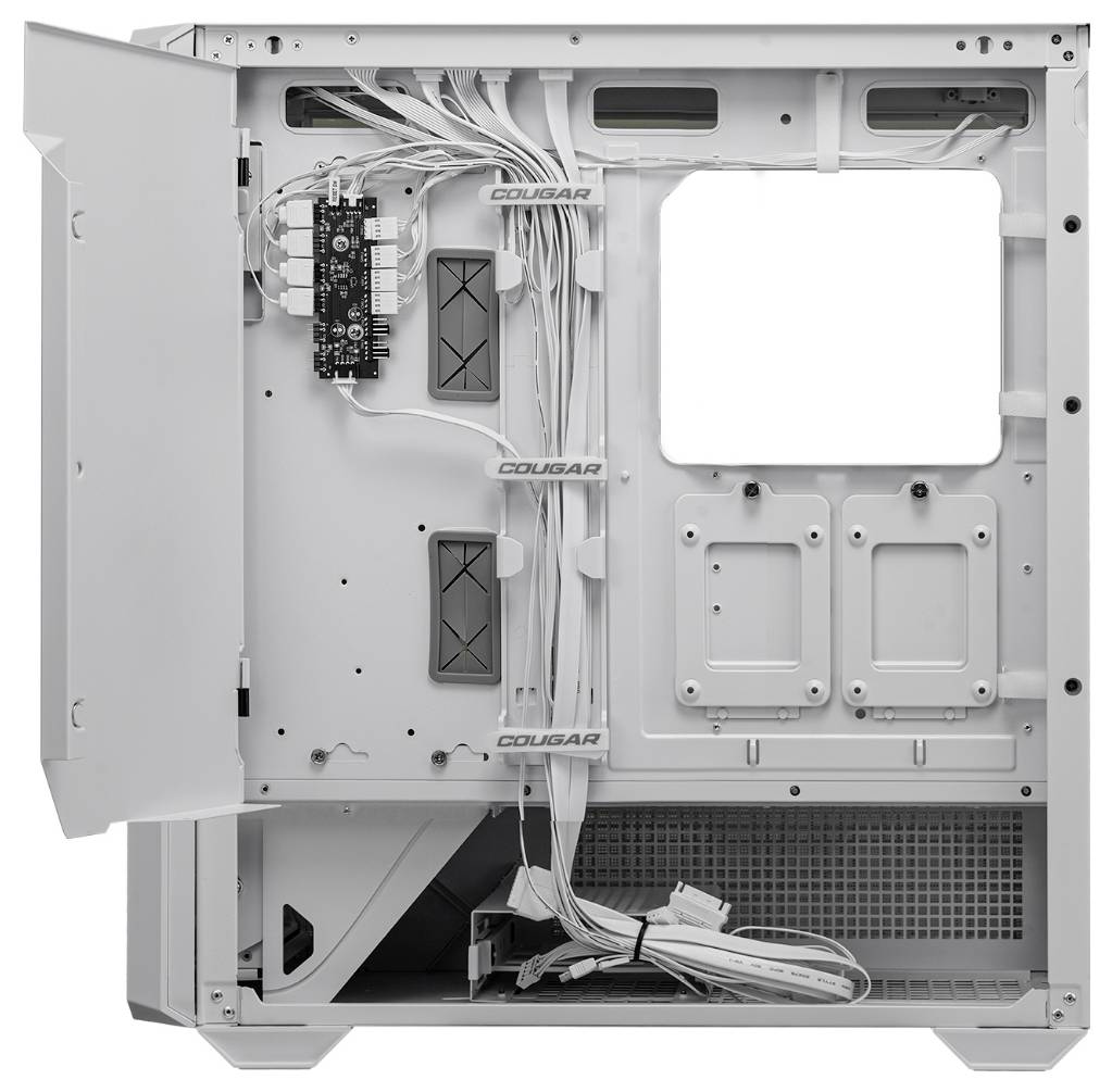 Ein offenes, leeres Computergehäuse in Weiß, das innere Kabelmanagement und Montageplätze für Hardwarekomponenten zeigt.