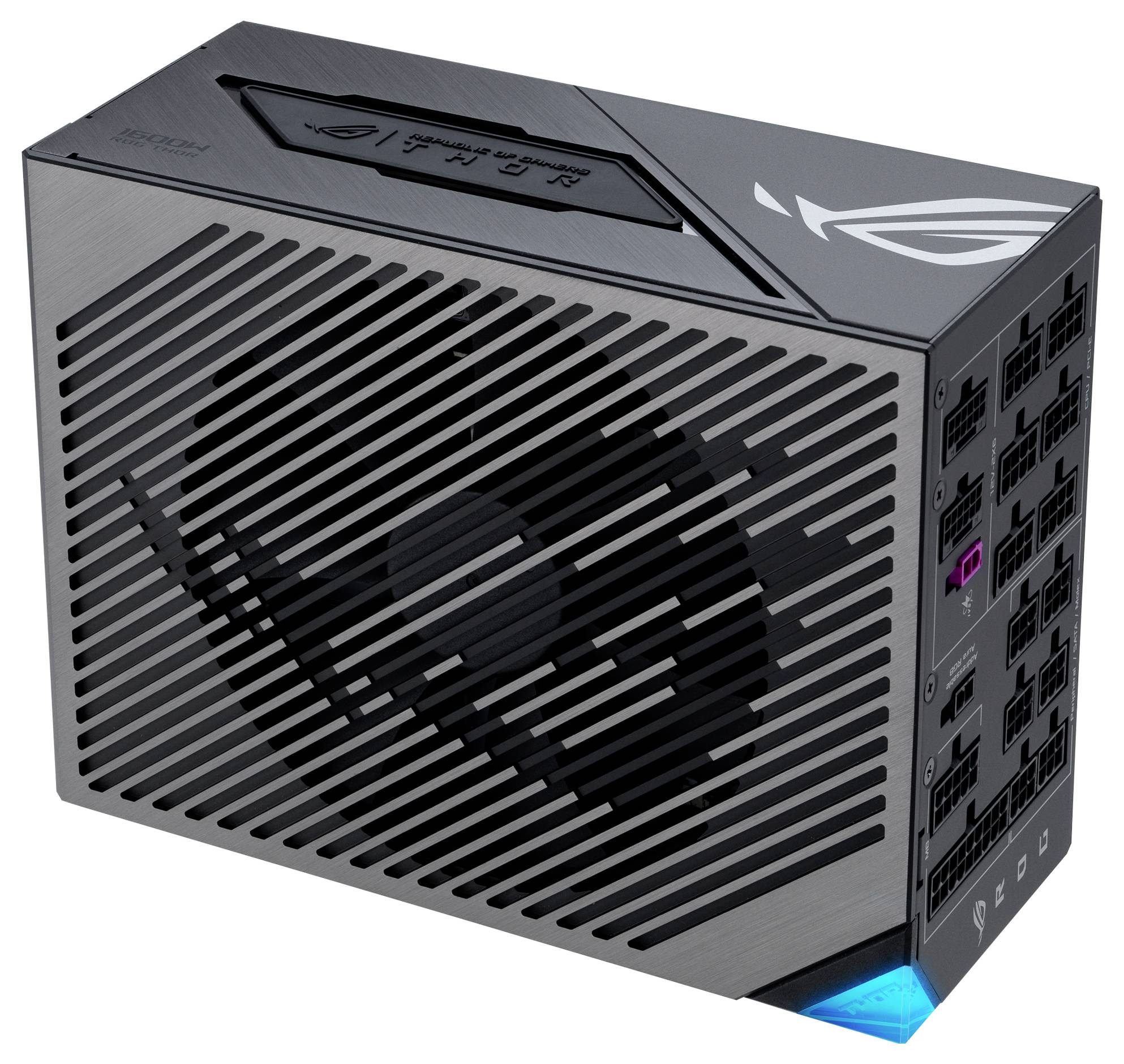 Ein schwarzes, rechteckiges PC-Netzteil mit Ventilator und mehreren Anschlussbuchsen auf der rechten Seite, Marke mit Logo oben.