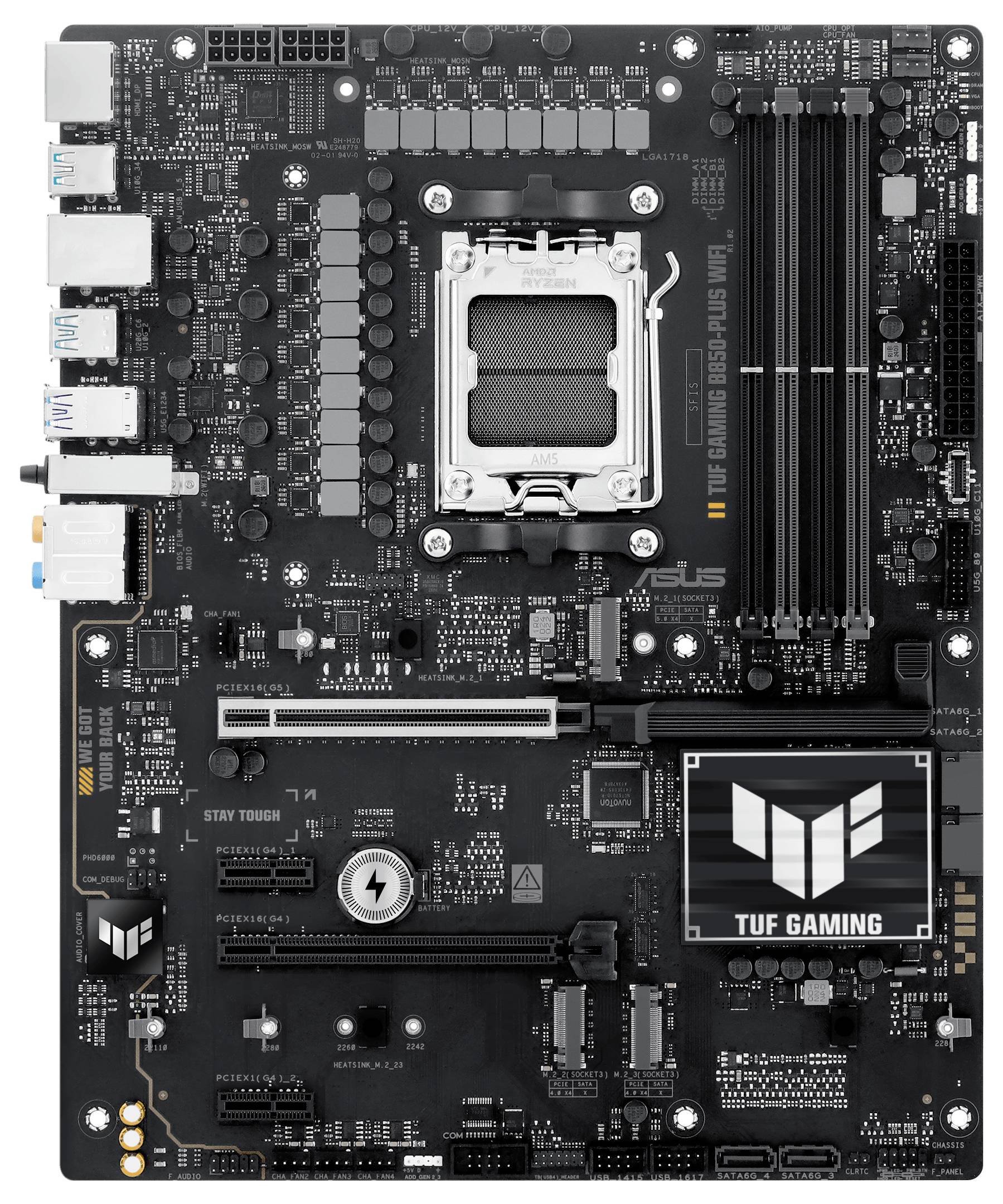 'ASUS TUF Gaming Z590-Plus' Motherboard mit mehreren Anschlussmöglichkeiten, Kühlungskomponenten und vier RAM-Steckplätzen für leistungsstarke PC-Systeme.