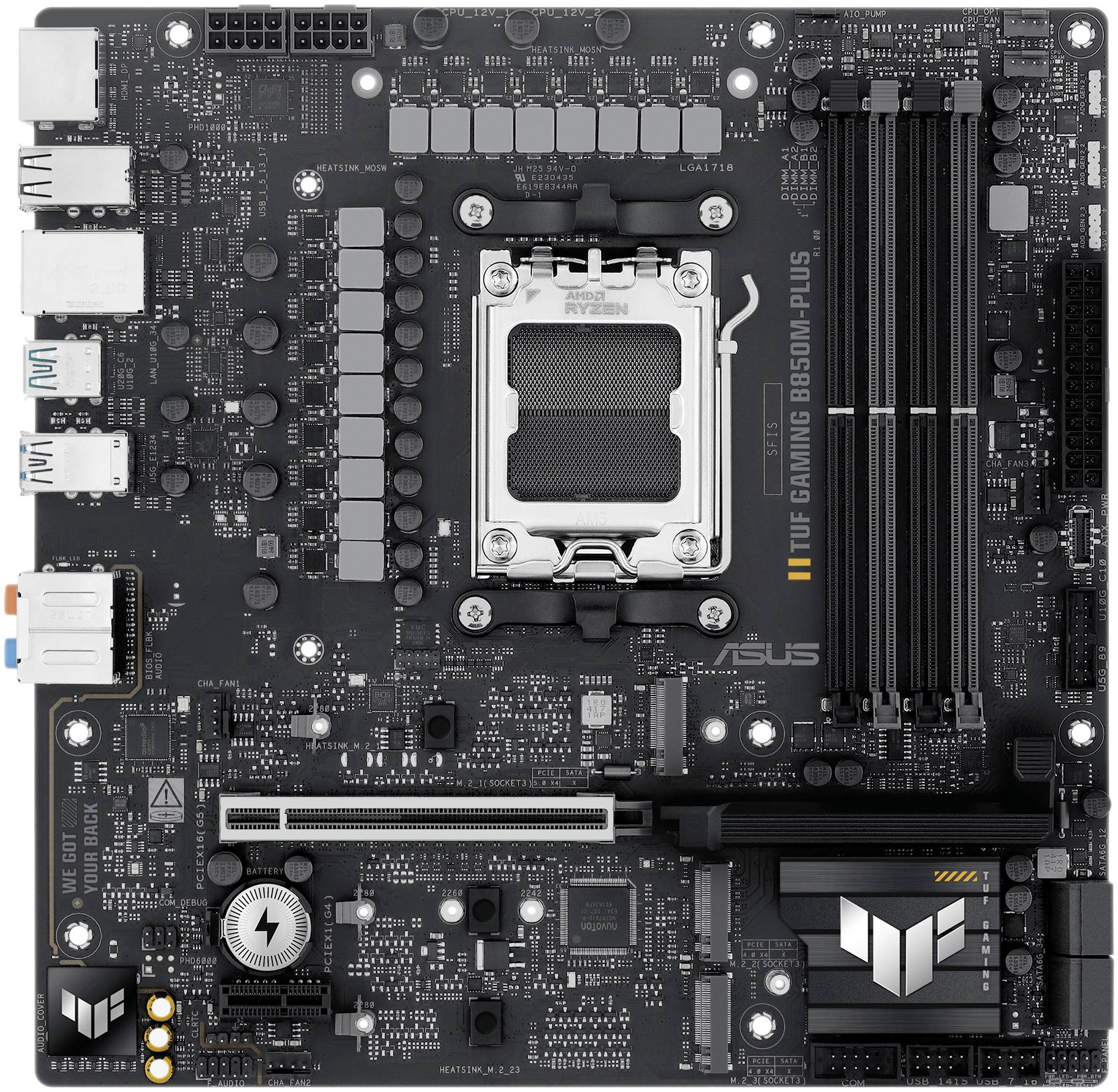 Eine schwarze ASUS TUF Gaming B550M-Plus Hauptplatine mit mehreren Anschlüssen, RAM-Slots und einem CPU-Sockel in der Mitte.