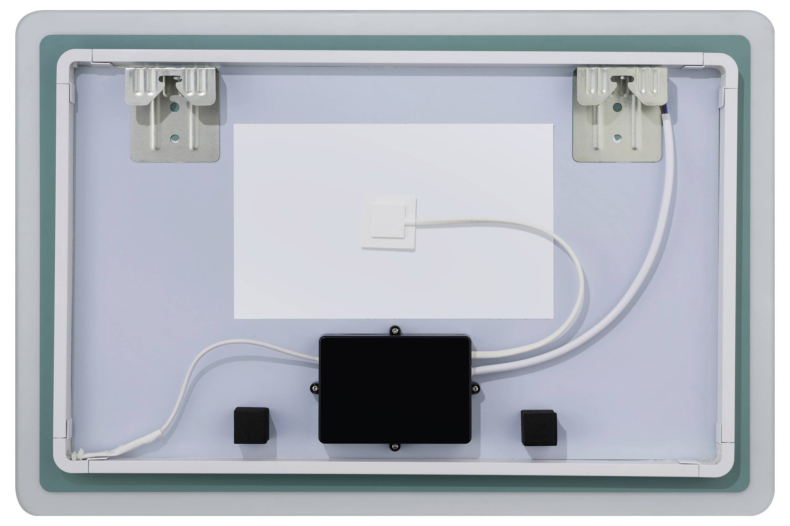 Die Rückseite eines weißen, rechteckigen Geräts mit zwei Befestigungsklammern oben, Kabelanschlüssen in der Mitte und einem schwarzen Kasten unten.
