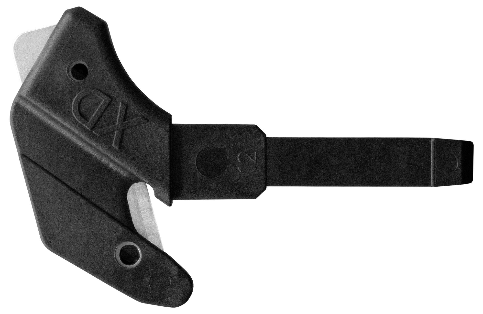 Ein schwarzes, metallisches Bauteil mit drei Flächen und einer Kerbe. Oberflächenstruktur sichtbar, möglicherweise mechanisches Teil.