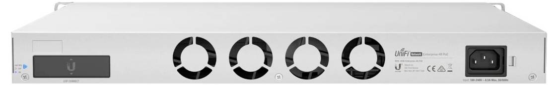 Ein silberner Netzwerk-Switch mit Lüftungsschlitzen und Anschlüssen auf der Vorderseite. Enthält Markenlogo und technische Informationen.