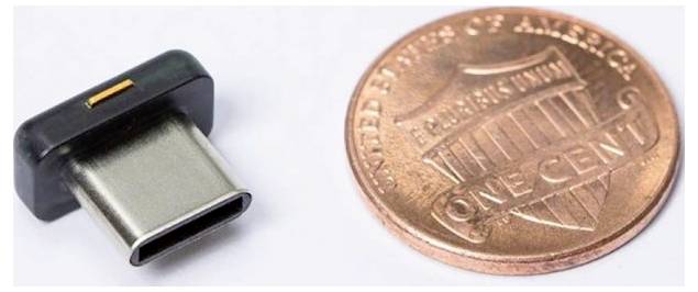 Yubico USB Passwort Manager Stick YubiKey 5C Nano Schwarz/Gold 5060408461518