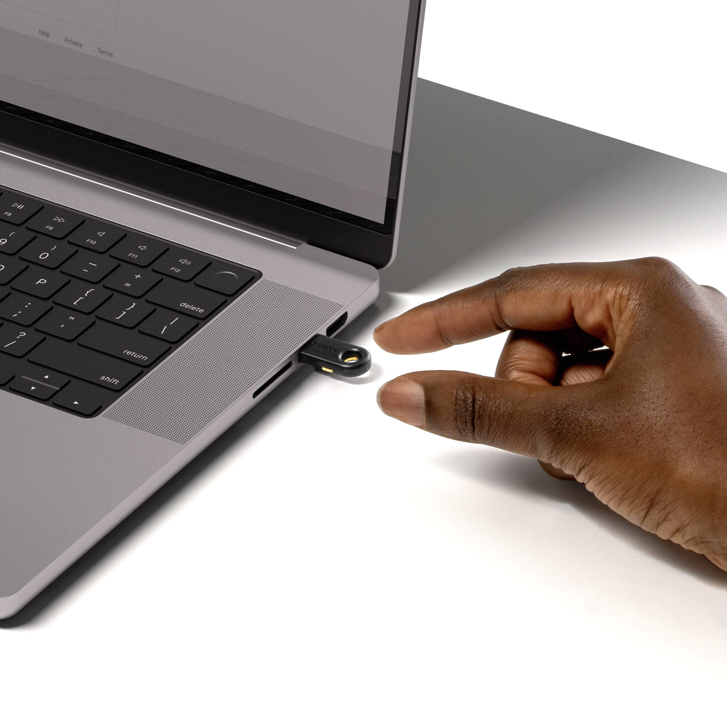 Yubico USB Passwort Manager Stick YubiKey 5C FIPS Schwarz/Gold 5060408464267