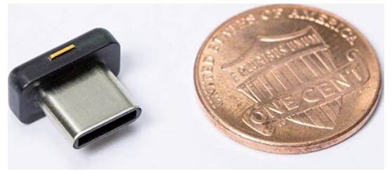 Yubico USB Passwort Manager Stick YubiKey 5C Nano FIPS Schwarz/Gold 5060408464274