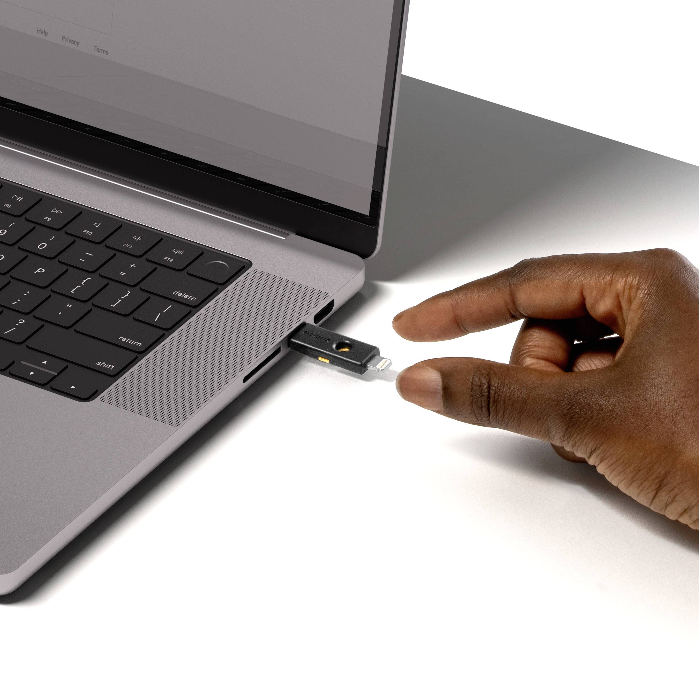 Yubico USB Passwort Manager Stick YubiKey 5Ci FIPS Schwarz/Gold 5060408464243